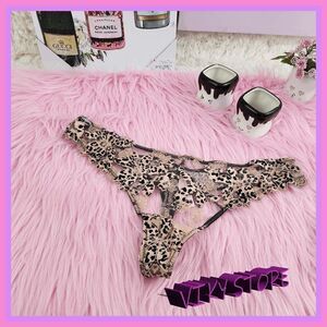 Victoria's Secret Very Sexy Animal Print Floral Tanga: Wild Elegance in Large!
